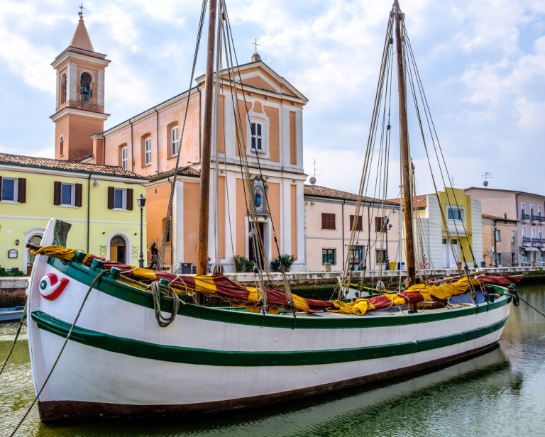 media.porto_canale_cesenatico_primo_piano_barca
